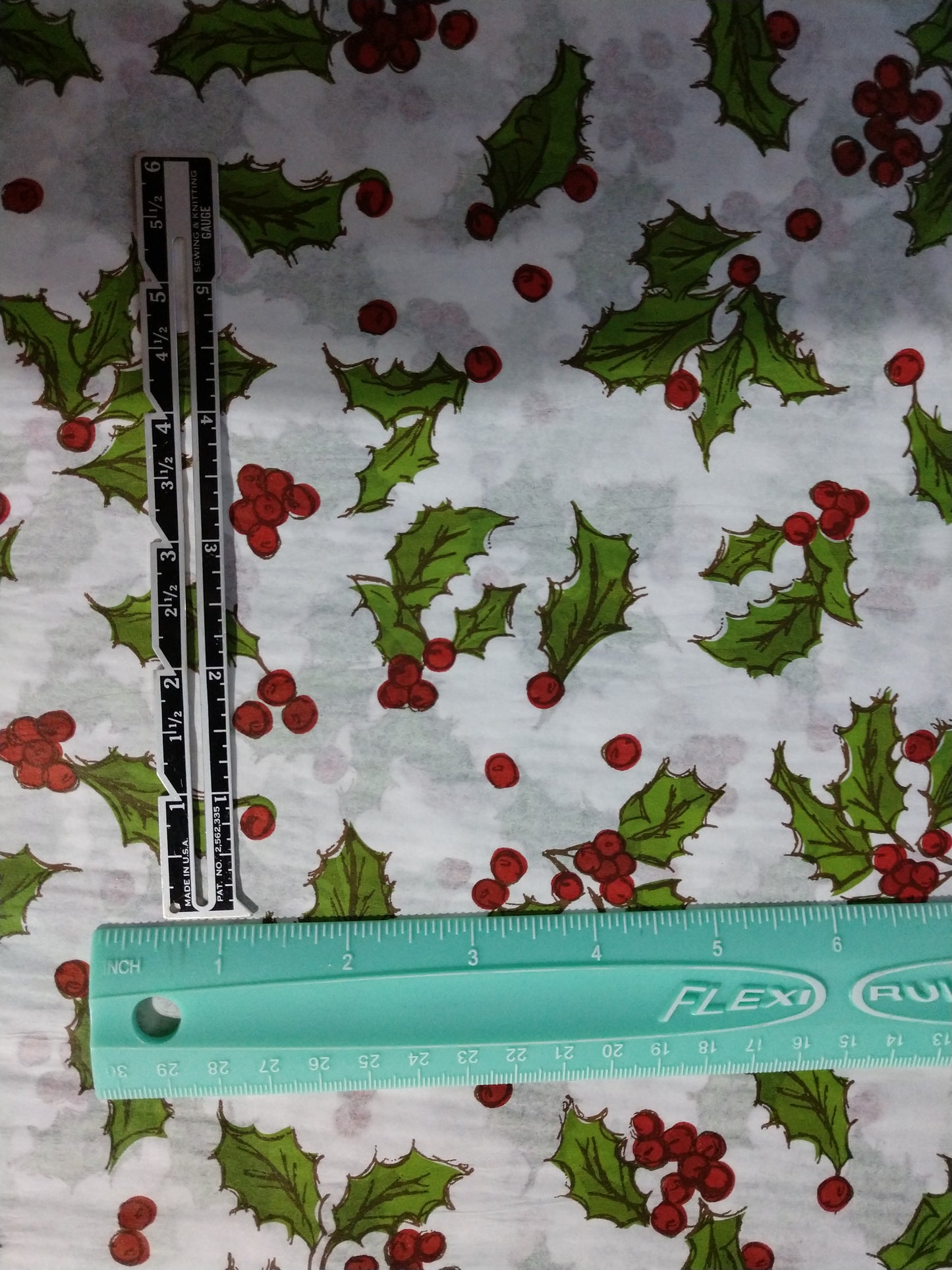 Holly Berry Toss Tissue paper