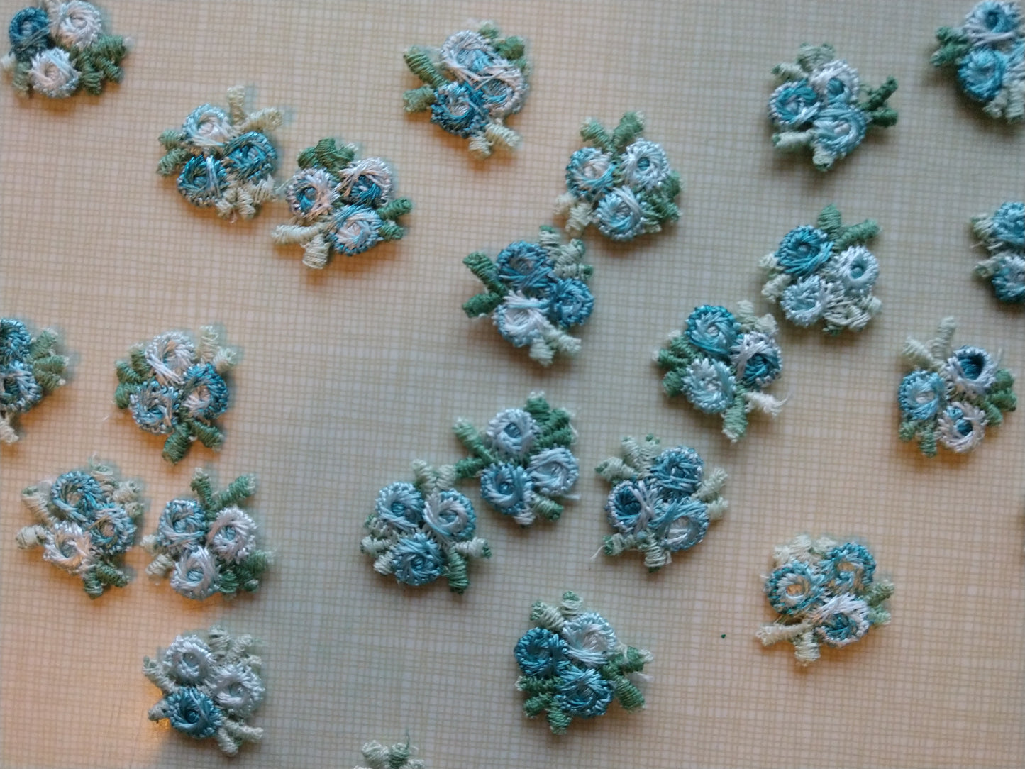 Turquoise Varigated Flower Cluster