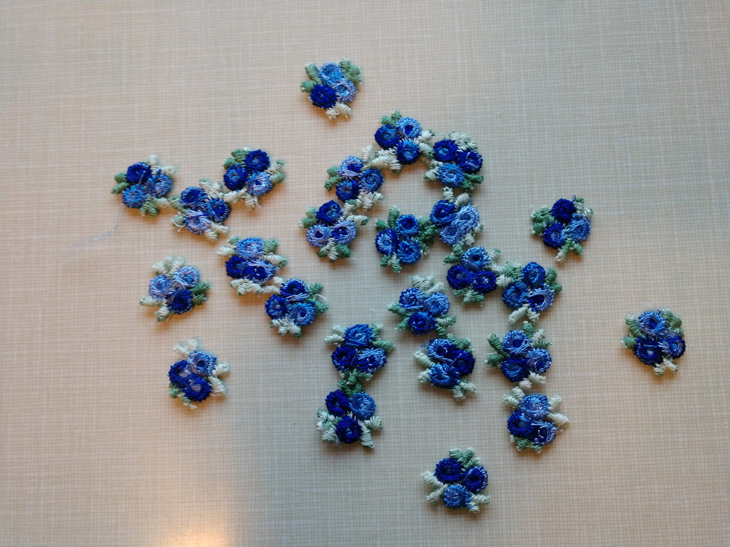 Turquoise Varigated Flower Cluster